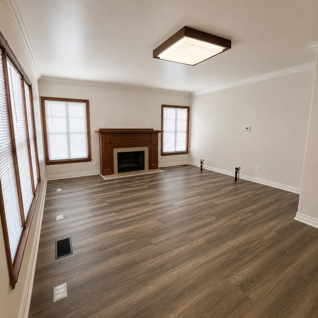 Building Photo - 211 H St