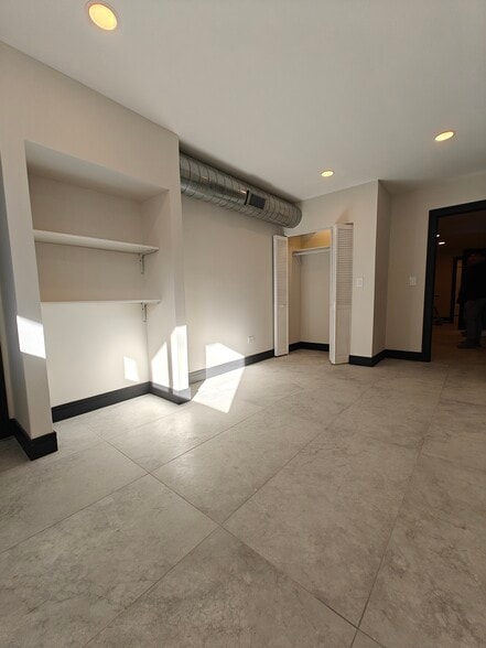 Building Photo - 1806 S Jefferson St