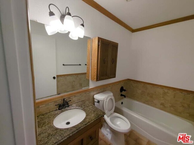 Building Photo - 6656 Swan St