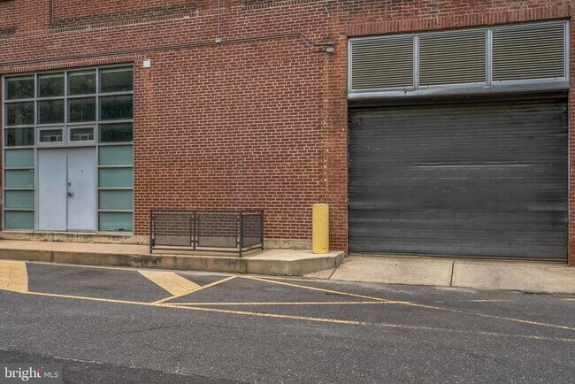 Building Photo - 1234 Hamilton St
