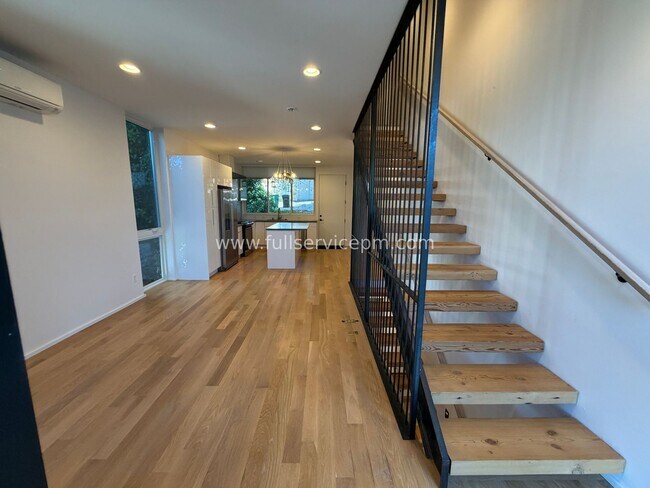 Building Photo - 7784 Highland Park Way SW