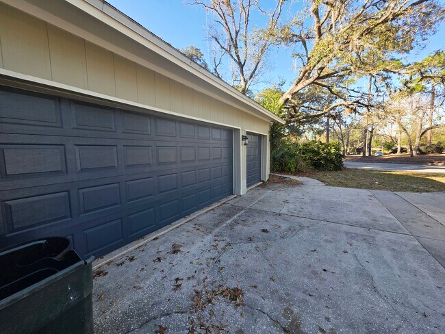 Building Photo - Beautiful Sweetwater Property