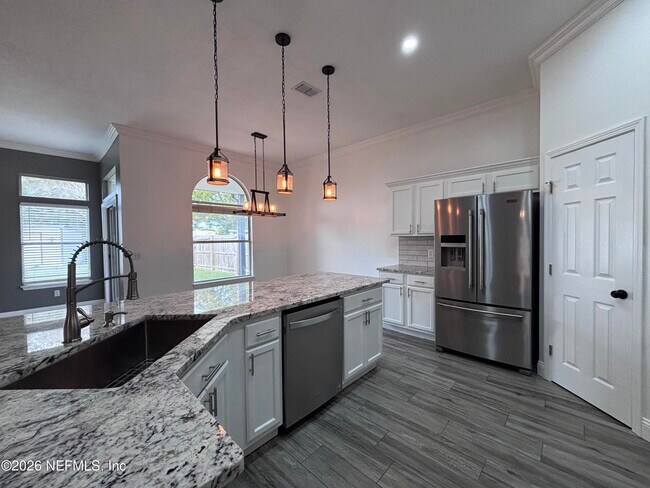 Building Photo - 612 Morning Mist Way