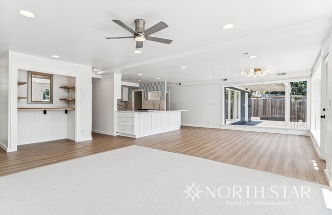 Building Photo - Newly renovated stunning lakefront home.