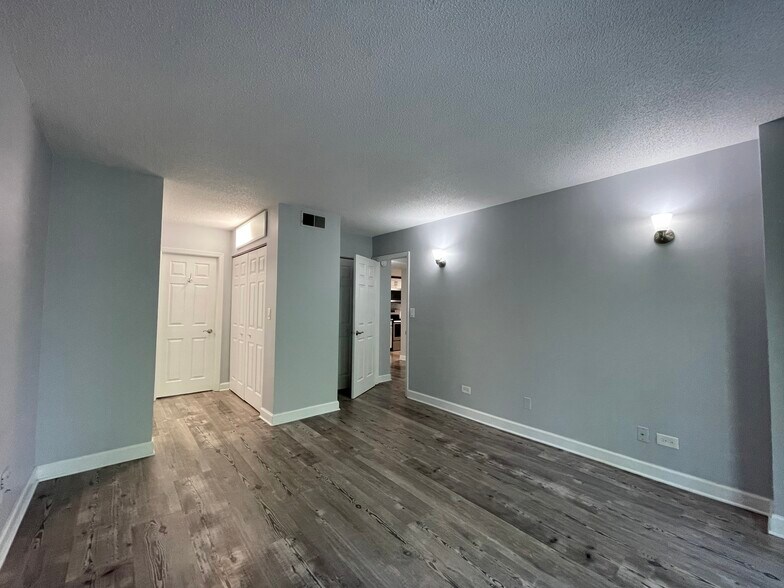 Building Photo - 509 Aurora Ave