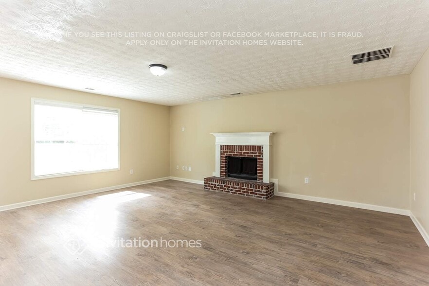 Building Photo - 220 Lake Valley Dr SW