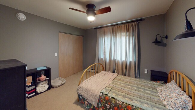 Building Photo - Available Now! Modern 3bed 2bath Home with Garage in North Pole