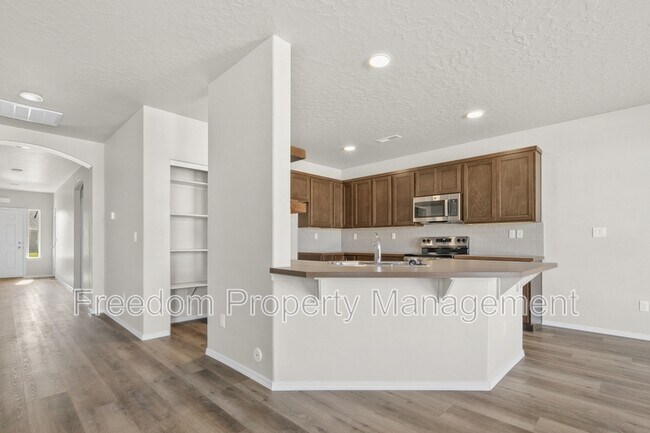 Building Photo - 3115 River Bluff Ct