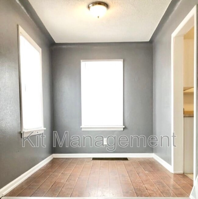 Building Photo - 1338 Crestwood Rd