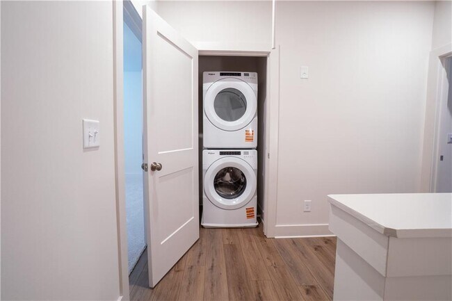 Building Photo - 1394 Cozy Cir SE