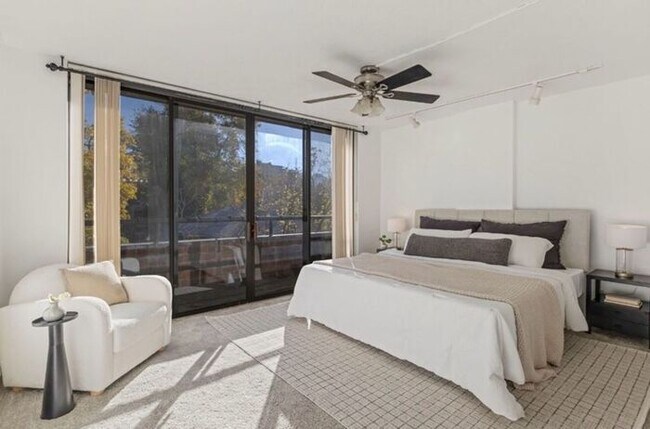 Building Photo - Incredible Location with 2 secure parking spaced