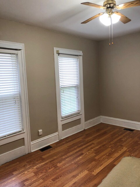 Building Photo - 807 Burr Oak Rd
