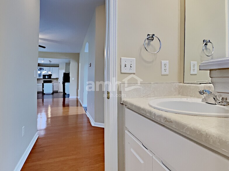 Building Photo - 235 Hudson Rdg