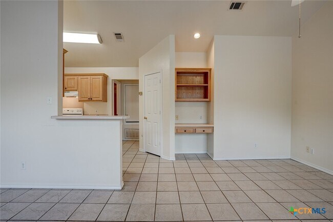 Building Photo - 427 Lindsey St