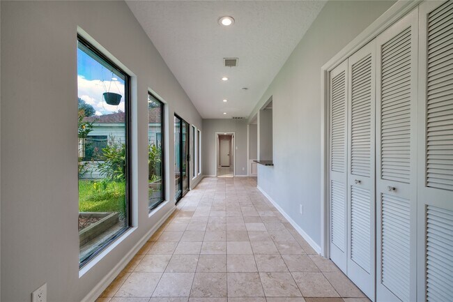 Building Photo - 10919 Villa Lea Ln