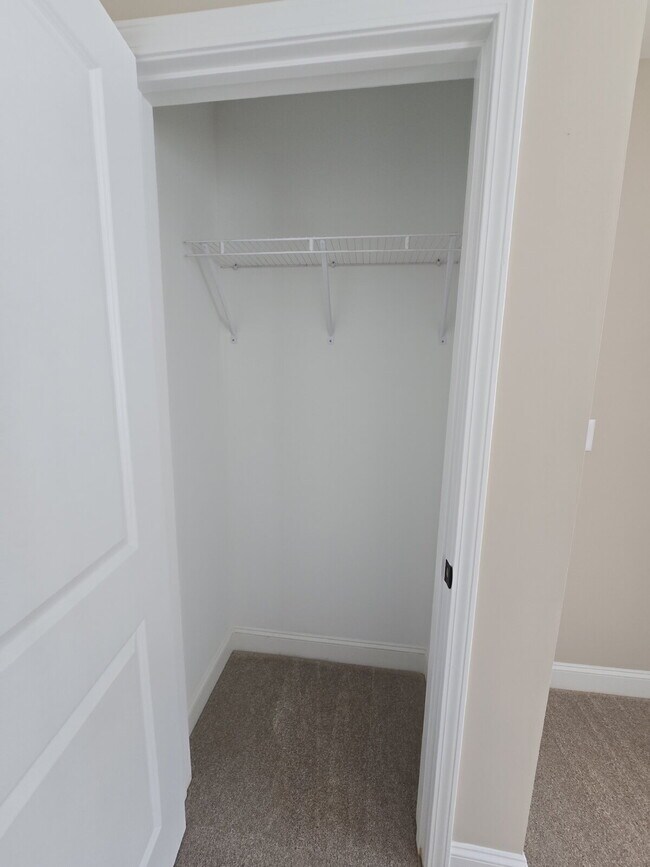 Building Photo - 2 Bedroom Townhomes Near Downtown Mebane for $1495