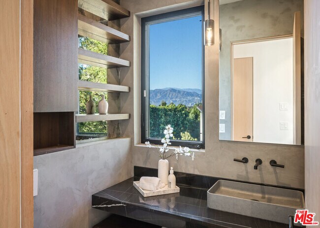 Building Photo - 3616 Cadman Dr