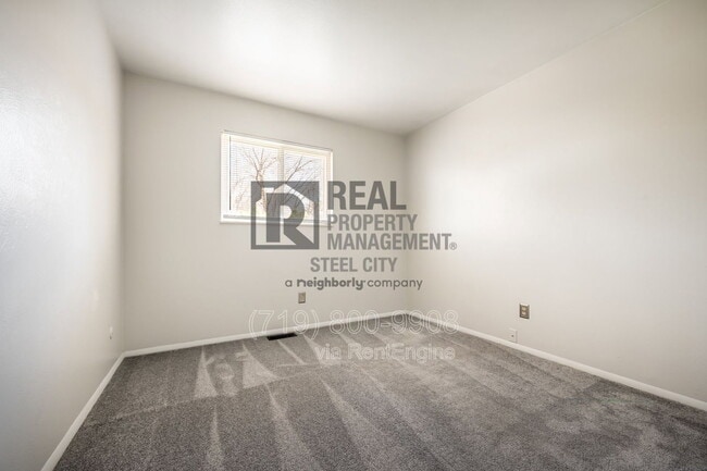 Building Photo - 4314 Blueflax Dr