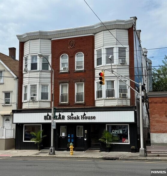 Primary Photo - 616 Frank E Rodgers Blvd N