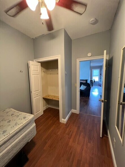 Building Photo - 301 Lexington Ave