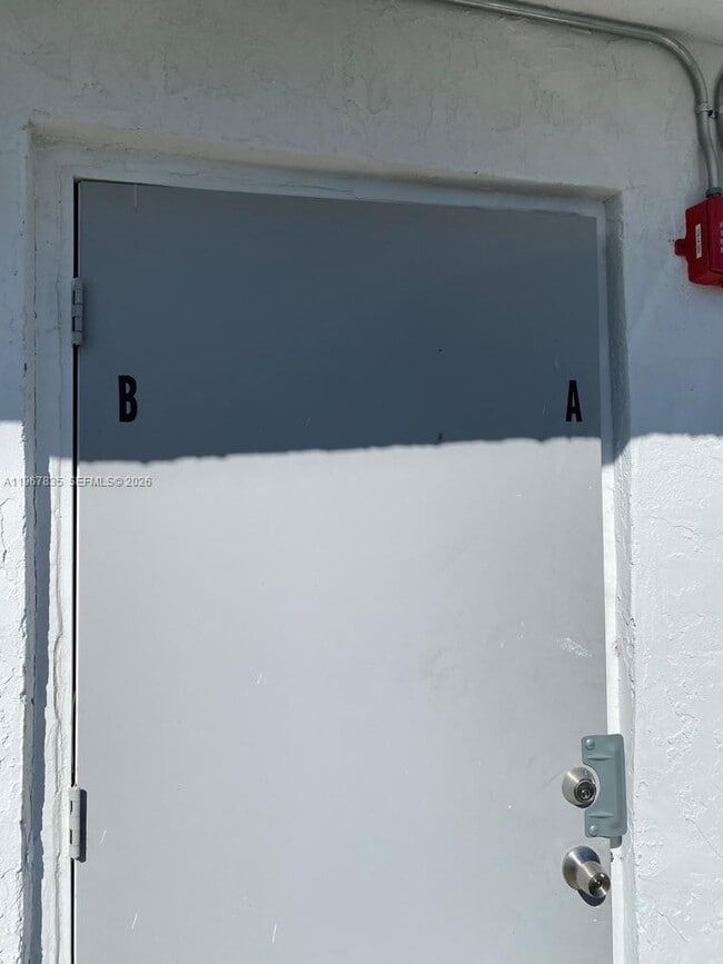 Building Photo - 4023 SW 19th St