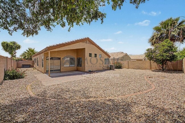 Building Photo - 1894 E Palomino Dr