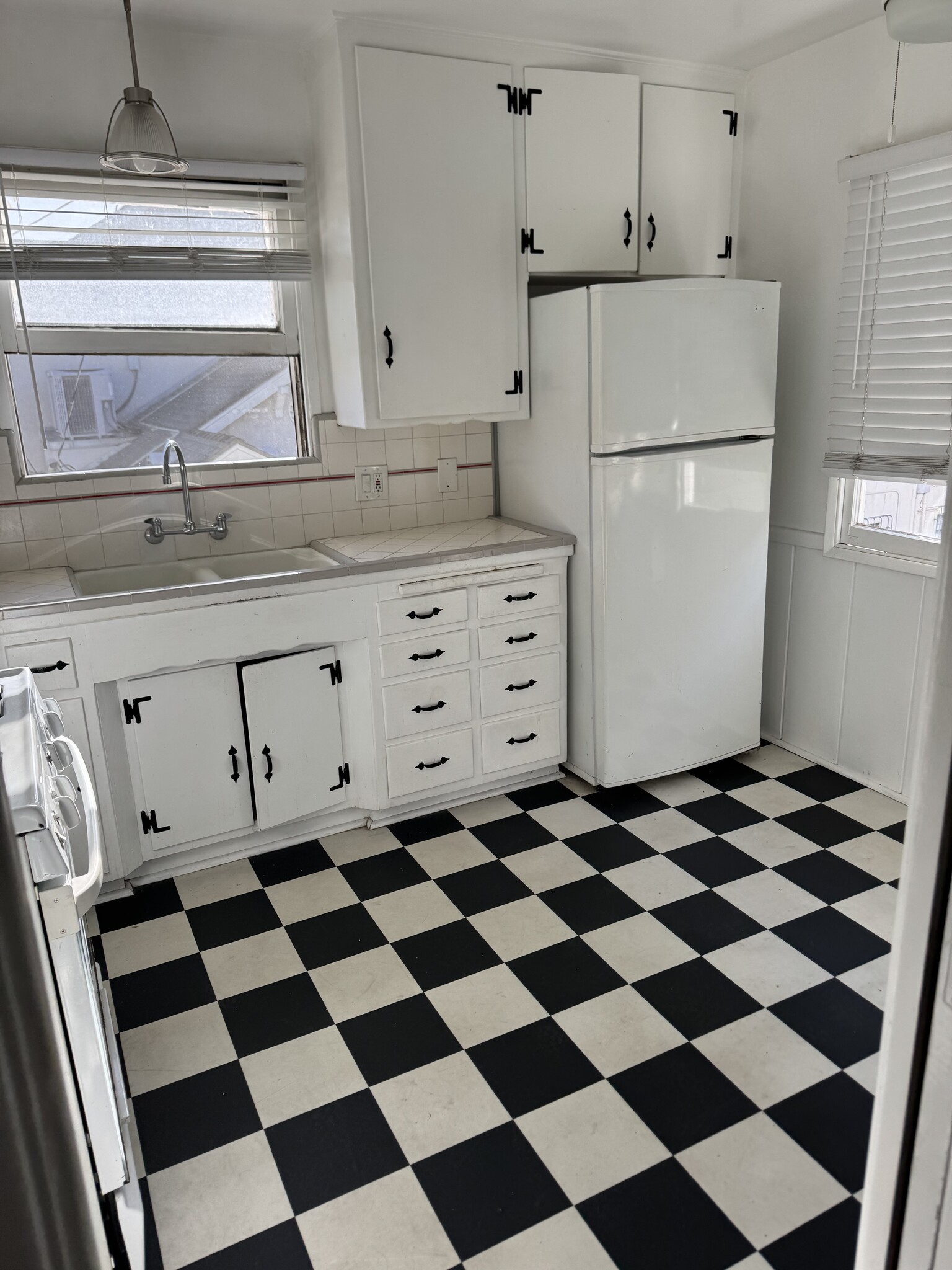 Kitchen - 34 Nieto Ave