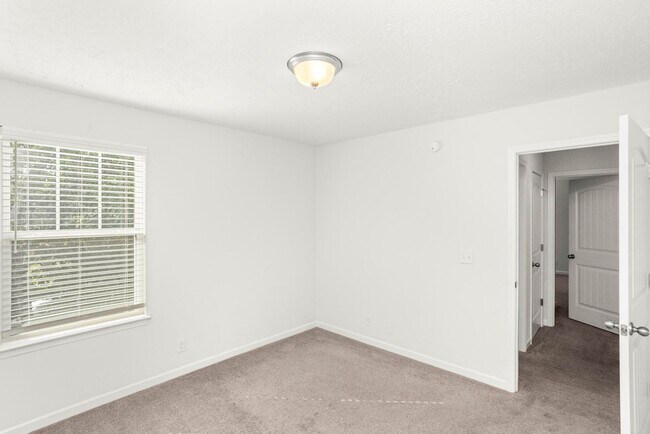 Building Photo - 1832 Charismatic Pl