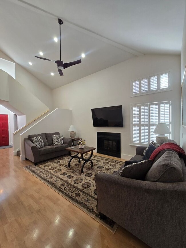 Building Photo - Furnished, 1-Year Long-Term Rental