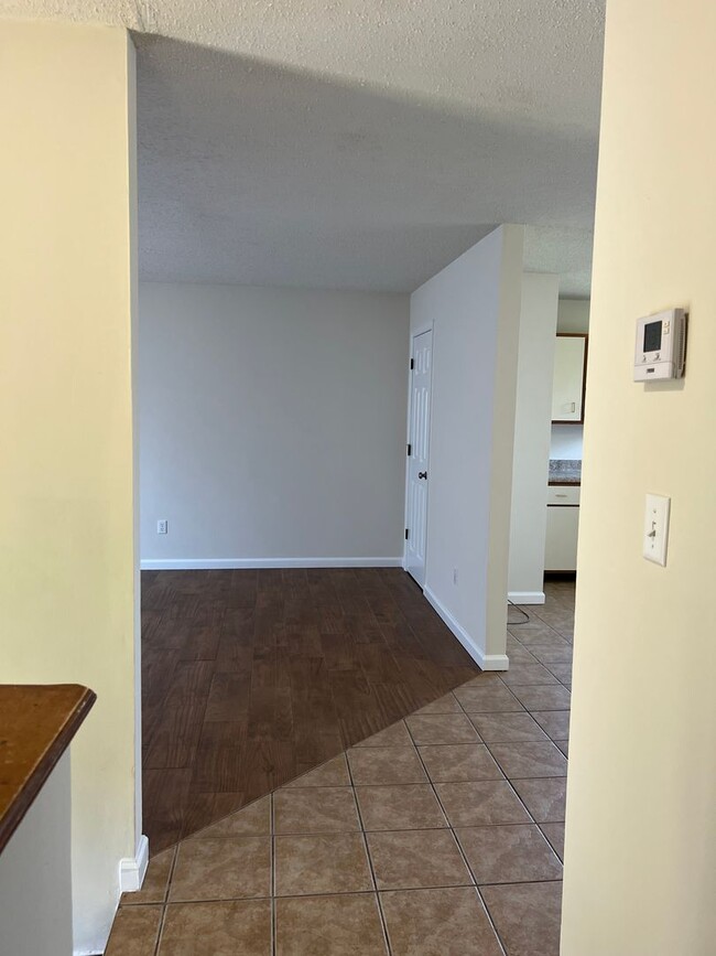 Building Photo - 4 bedroom rental home