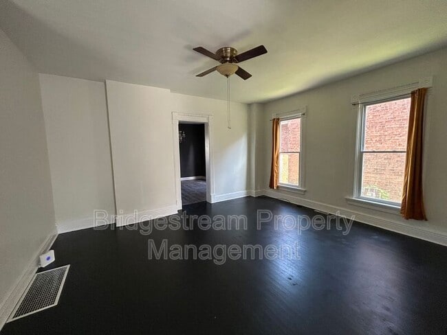 Building Photo - 266 McClure St