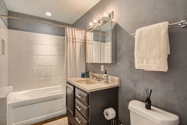 Building Photo - 2020 Arapahoe St