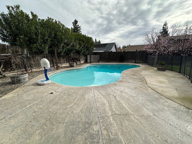 Building Photo - 1780 Paddock Ln