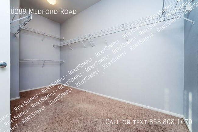 Building Photo - 40289 Medford Rd