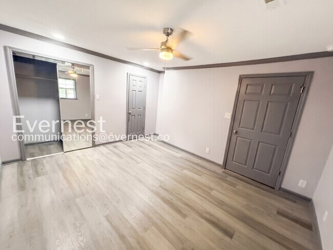 Building Photo - 4329 Pulaski St