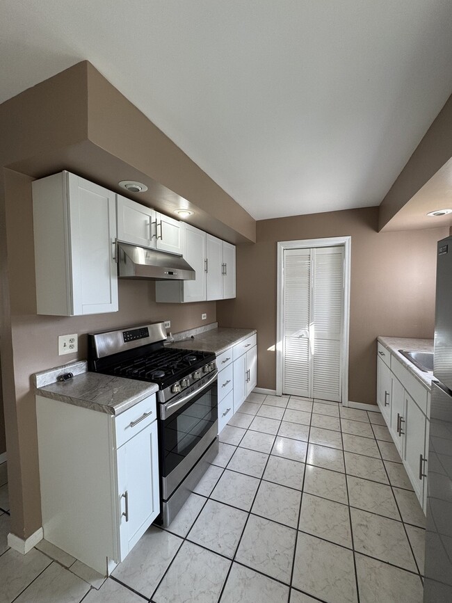 Building Photo - 111 Filbert Dr