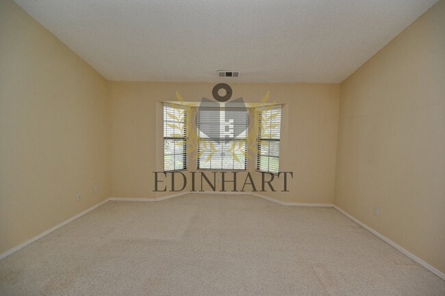 Building Photo - 6447 N Vagedes Ave