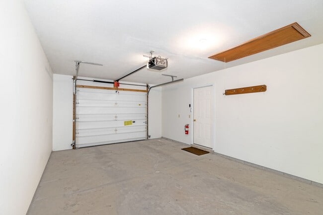 Building Photo - 151-163 E Jones