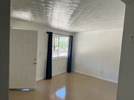 Building Photo - 131 N Palomas Ave