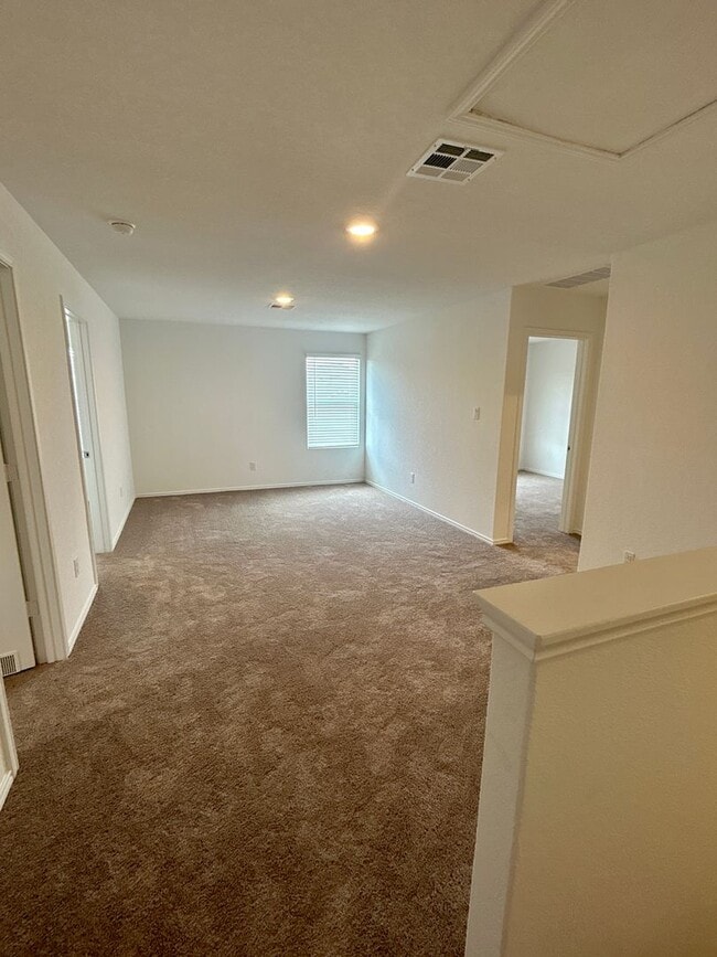 Building Photo - Hidden Trails, Bulverde, TX Spacious 4-Bed...