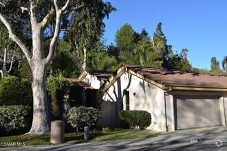 Building Photo - 609 Via Novella