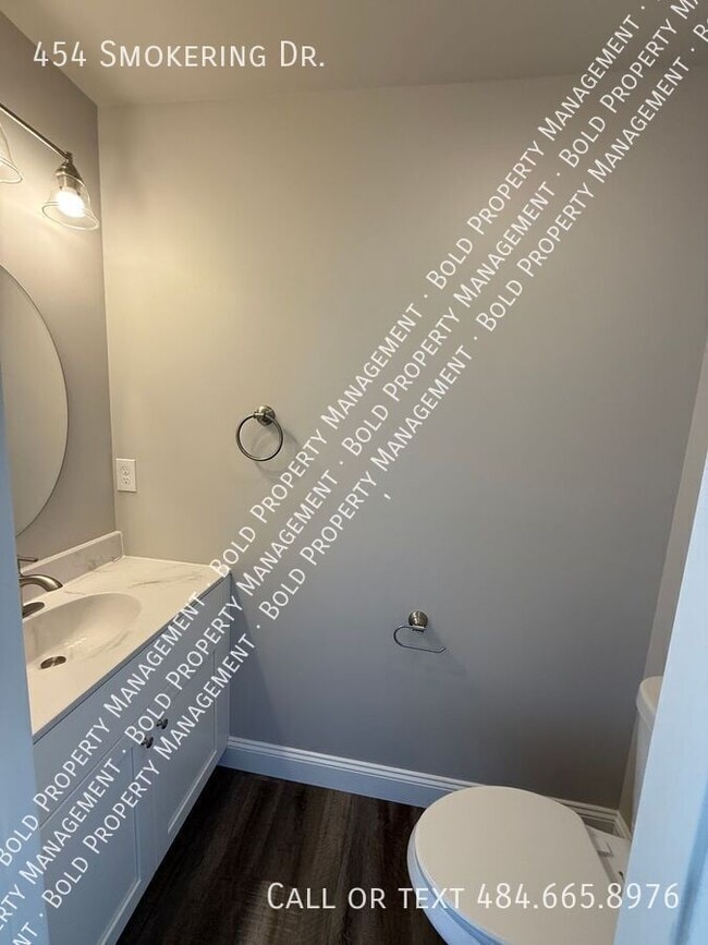 Building Photo - 454 Smokering Dr