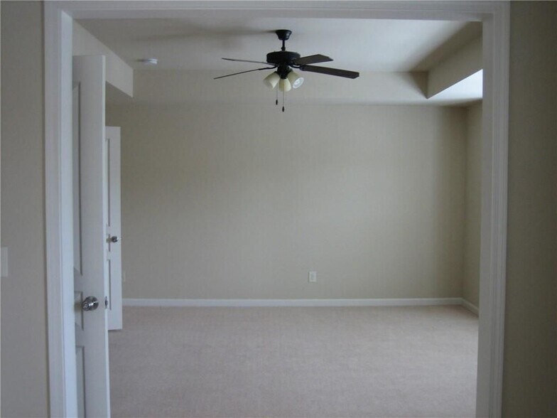 Building Photo - 5930 Vista Brook Dr