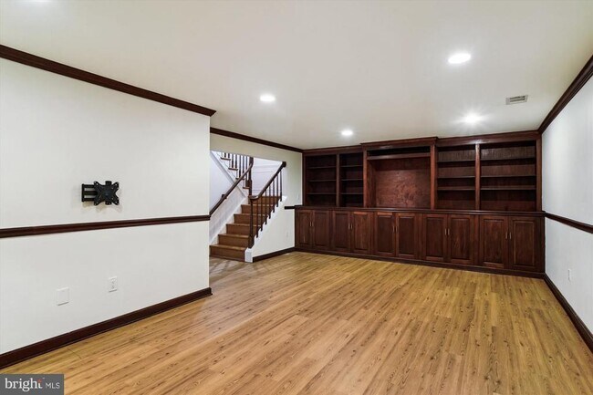 Building Photo - 10940 Brewer House Rd