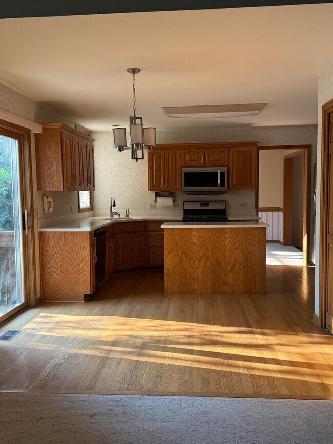 Building Photo - 2286 Brookside Ln