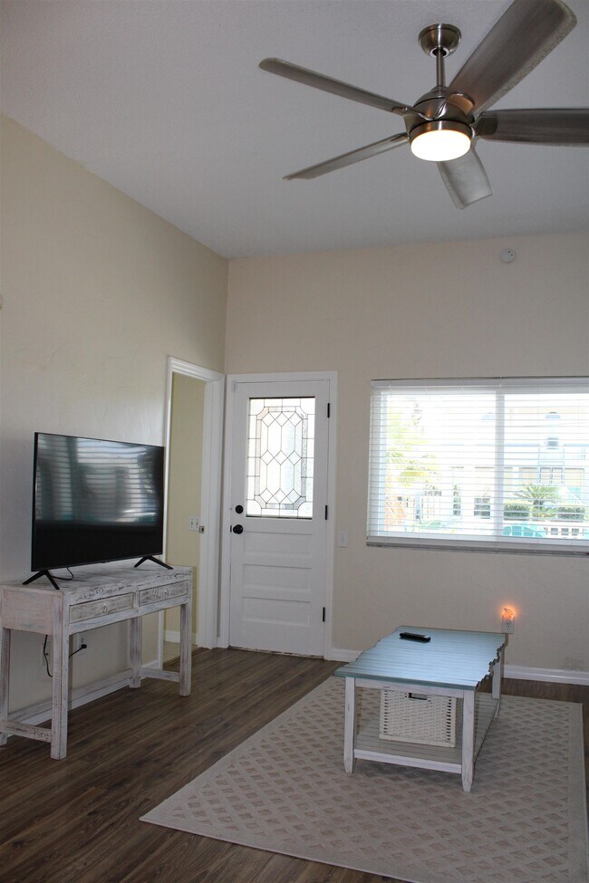 Building Photo - 5038 Alta Vista Ave