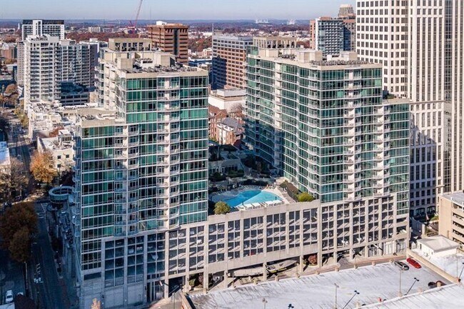 Building Photo - 943 Peachtree St NE