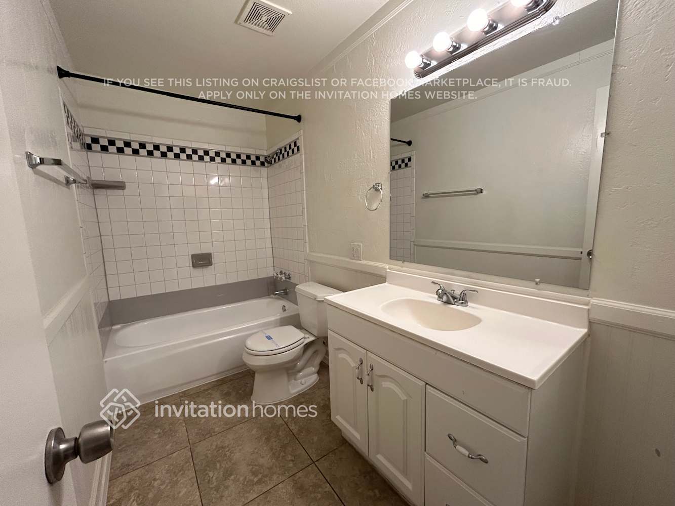 Building Photo - 15218 N 38th St