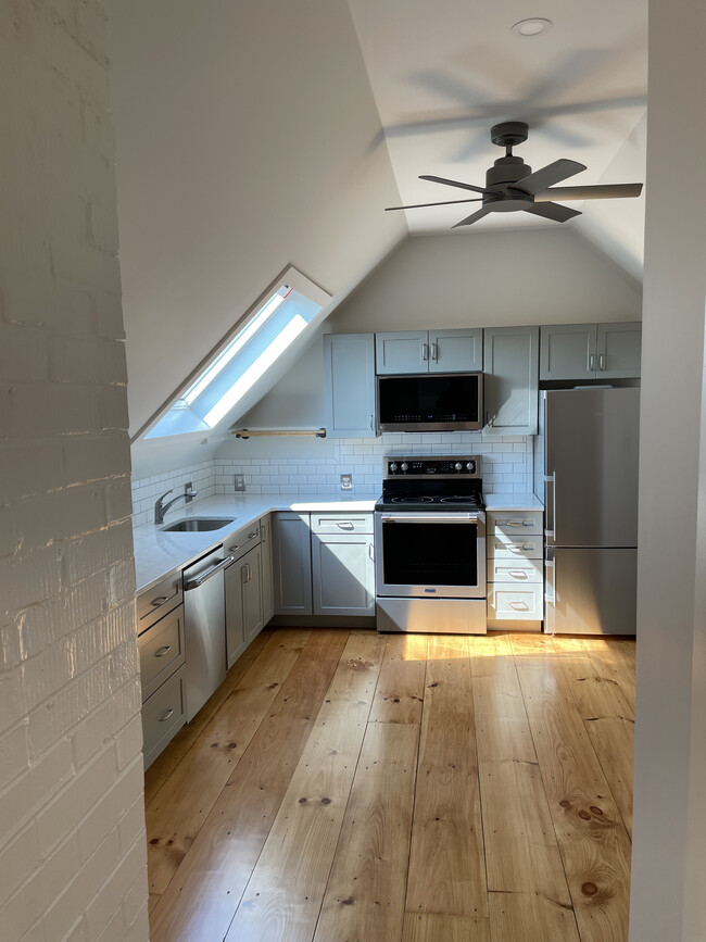 Third Floor Loft Kitchen - 18 North St