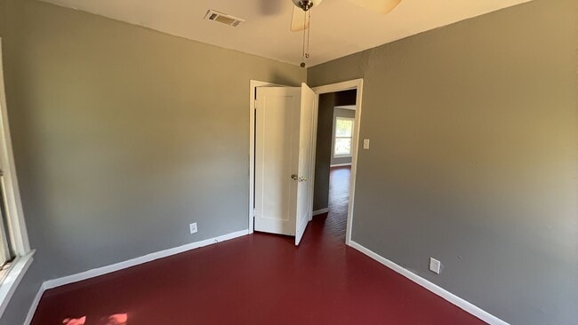 Building Photo - 1207 Gray Dr